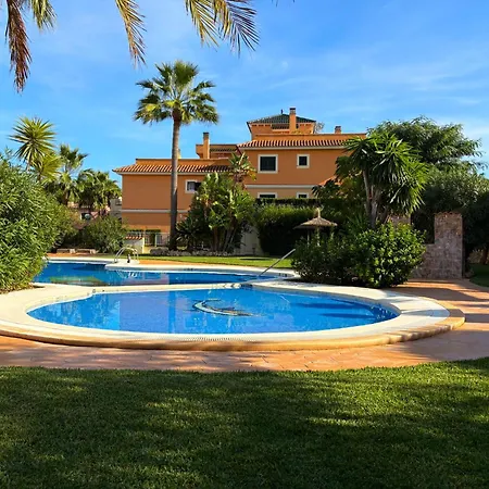 Traumhafte Familien-ferienwohnung Mit Dachterrasse & Pool